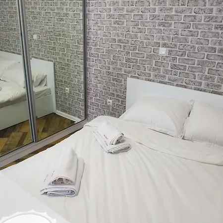 Red Square Apartment *